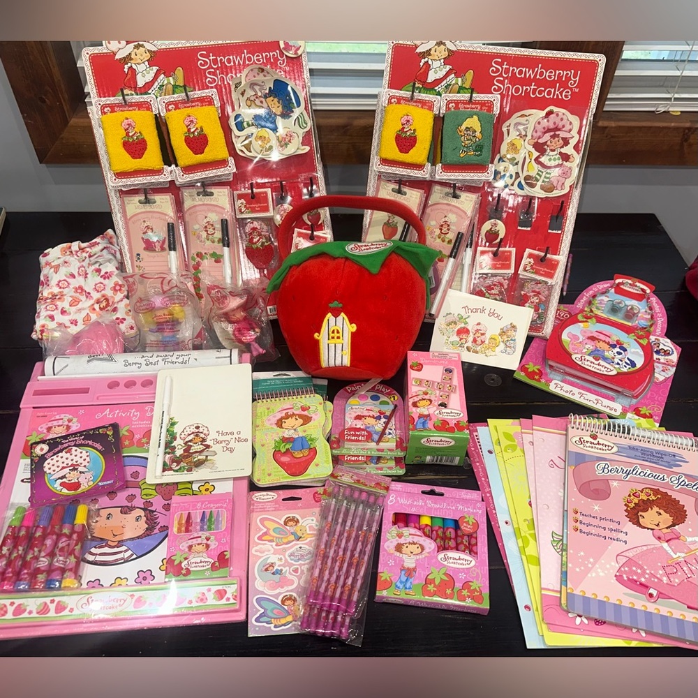 Strawberry Shortcake Party Favor Bundle - Red and Pink